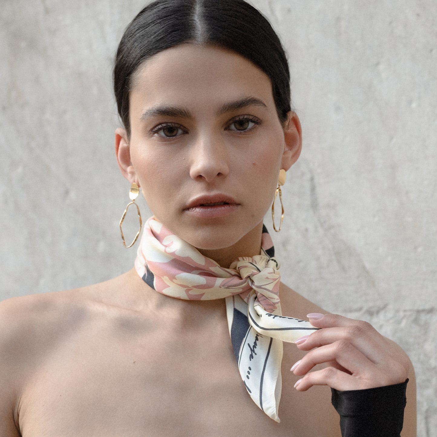 Vittoria-Foulard 65x65 in 100% seta