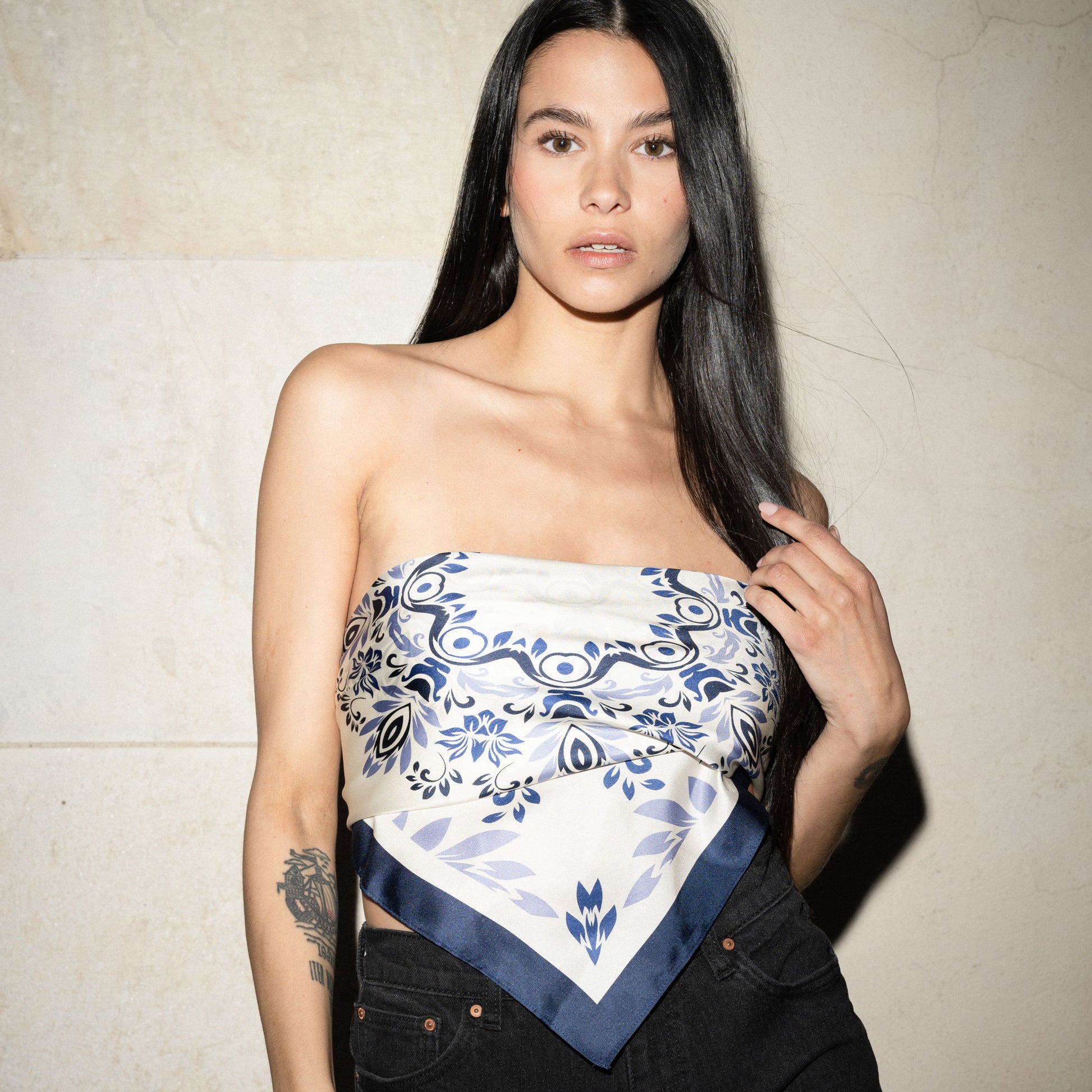 Seta Usare Un Foulard Come Top Taylor-Foulard 90x90 In 100% Seta – Fil Rouje